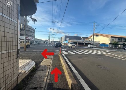 駐車場から当店への行き方案内 STEP 4